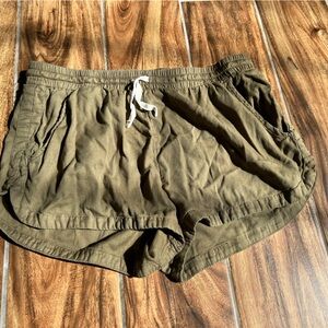 Billabong Shorts size L